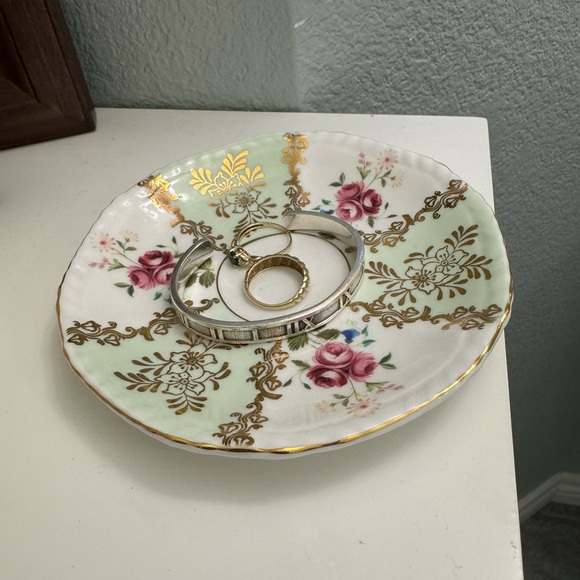 Royal Doulton Other - Royal Doulton Gold and Floral Accent Plate
